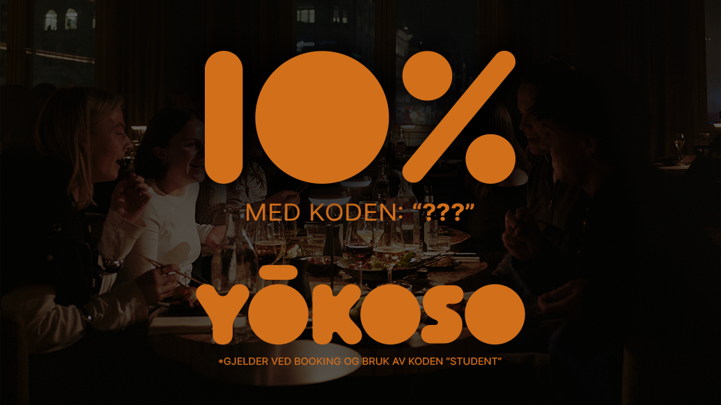 Venner som spiser middag sammen i en stemningsfull restaurant med fiskeformet taklampe, og teksten «10 % – Yōkoso»